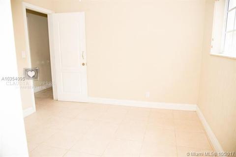 633 E 45th St, Hialeah, FL 33013 photo 17