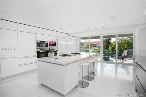545 Glenridge Rd, Key Biscayne, FL 33149 photo 2
