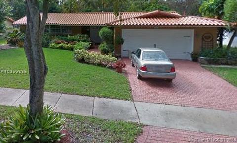 7340 Sabal Dr, Miami Lakes, FL 33014 photo 1