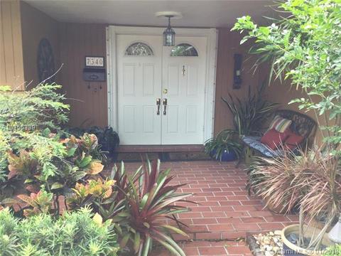 7340 Sabal Dr, Miami Lakes, FL 33014 photo 4
