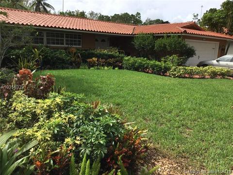 7340 Sabal Dr, Miami Lakes, FL 33014 photo 2