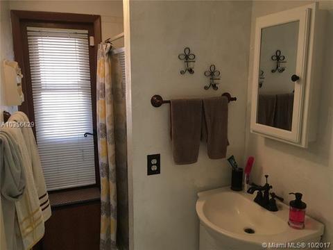 492 SE 6th St, Hialeah, FL 33010 photo 17