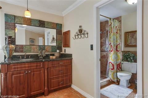 8765 NW 189th Ter, Hialeah, FL 33018 photo 12
