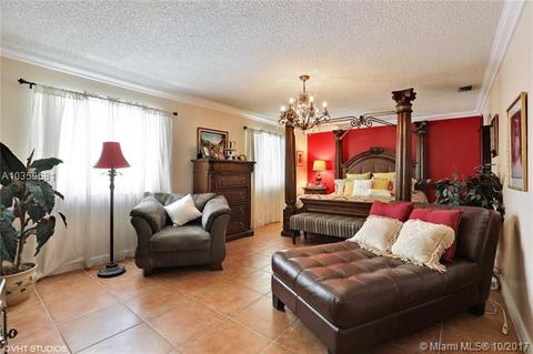8765 NW 189th Ter, Hialeah, FL 33018 photo 9