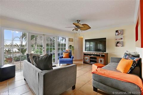 8765 NW 189th Ter, Hialeah, FL 33018 photo 8