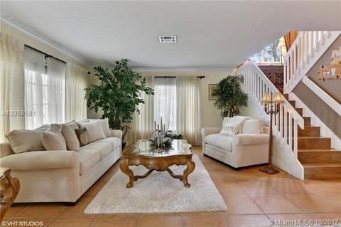 8765 NW 189th Ter, Hialeah, FL 33018 photo 2