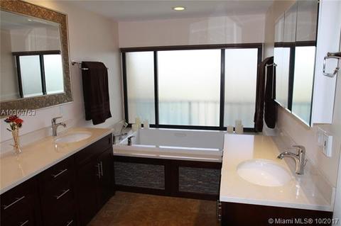 8326 Dundee Ter, Miami Lakes, FL 33016 photo 13