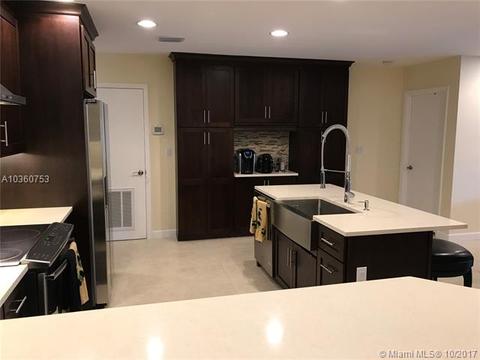 8326 Dundee Ter, Miami Lakes, FL 33016 photo 4