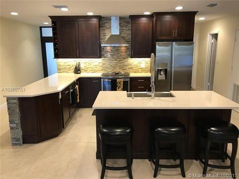 8326 Dundee Ter, Miami Lakes, FL 33016 photo 3