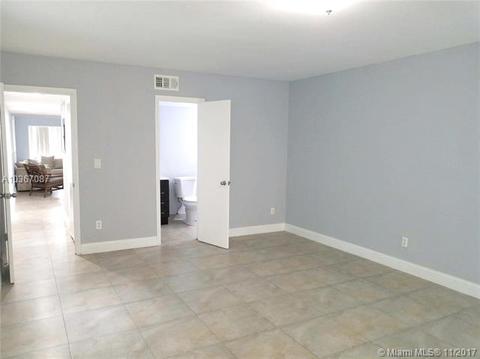 711 SE 10th Pl, Hialeah, FL 33010 photo 14