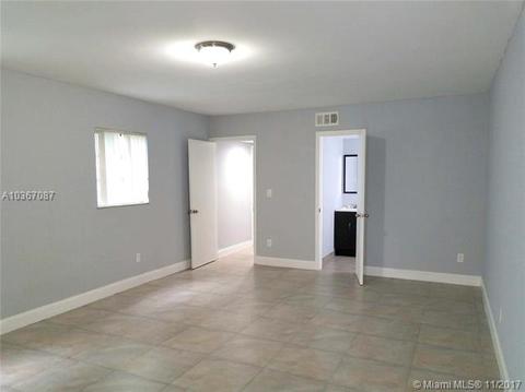 711 SE 10th Pl, Hialeah, FL 33010 photo 15