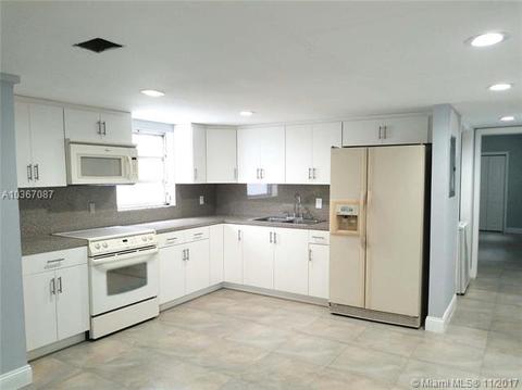 711 SE 10th Pl, Hialeah, FL 33010 photo 7