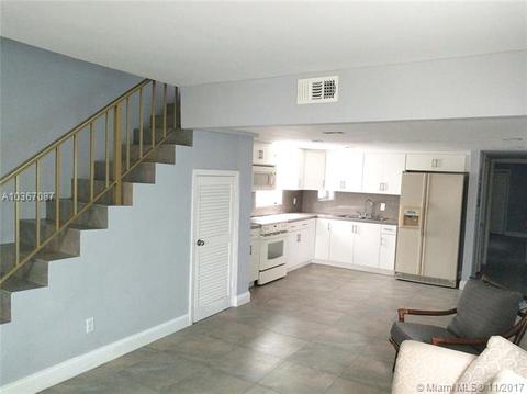 711 SE 10th Pl, Hialeah, FL 33010 photo 11