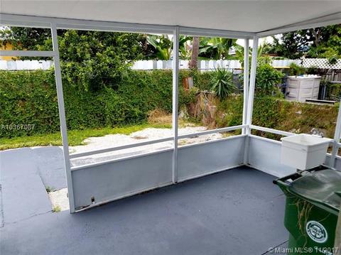 711 SE 10th Pl, Hialeah, FL 33010 photo 5