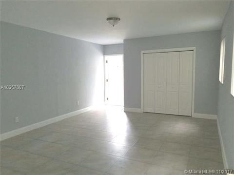 711 SE 10th Pl, Hialeah, FL 33010 photo 13