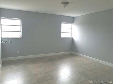 711 SE 10th Pl, Hialeah, FL 33010 photo 21