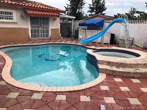 20404 NW 43rd Ave, Miami Gardens, FL 33055 photo 2