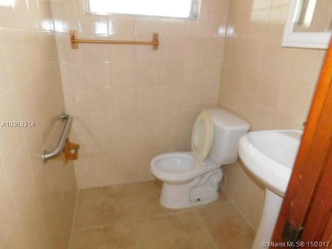 423 W 12th Pl, Hialeah, FL 33010 photo 10