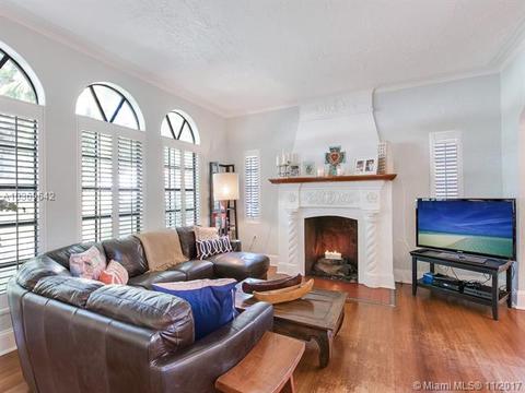 430 Alhambra Cir, Coral Gables, FL 33134 photo 4