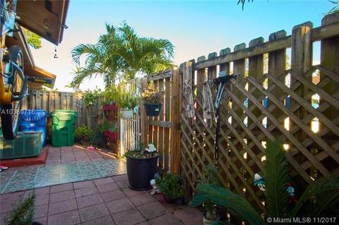6703 NW 189th St, Hialeah, FL 33015 photo 2
