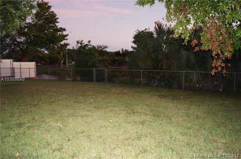 1080 W 45th Pl, Hialeah, FL 33012 photo 3