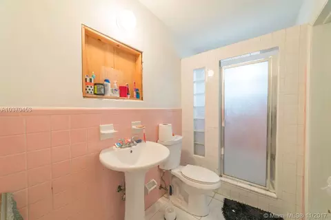 227 E 49th St, Hialeah, FL 33013 photo 8