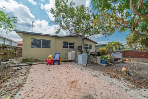 227 E 49th St, Hialeah, FL 33013 photo 16