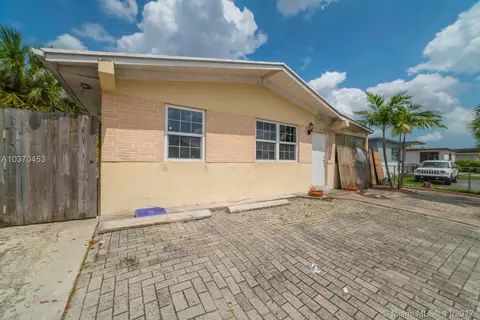 227 E 49th St, Hialeah, FL 33013 photo 1