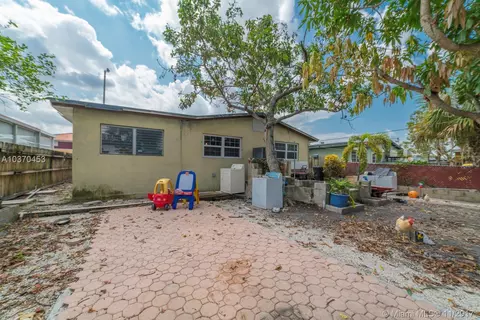 227 E 49th St, Hialeah, FL 33013 photo 17