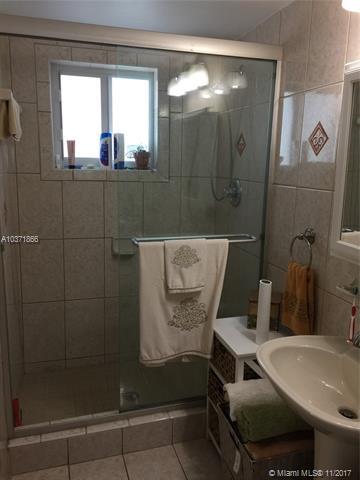 695 SE 7th Pl, Hialeah, FL 33010 photo 13