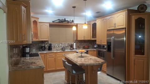 575 E 52nd St, Hialeah, FL 33013 photo 7