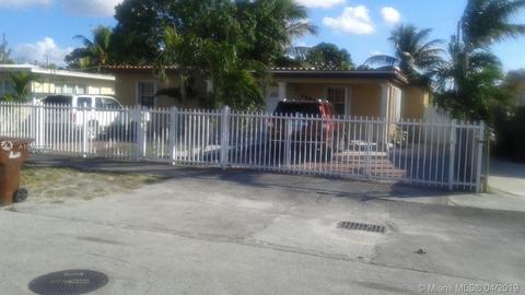 1062 E 19th St, Hialeah, FL 33013 photo 1