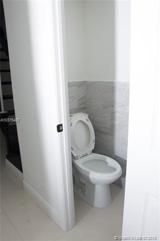 Undisclosed, Hialeah, FL 33012 photo 28