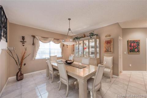 8340 NW 154th Ter, Miami Lakes, FL 33016 photo 7