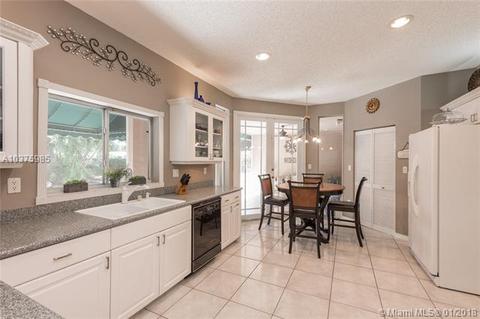 8340 NW 154th Ter, Miami Lakes, FL 33016 photo 22