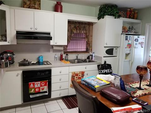 Undisclosed, Hialeah, FL 33012 photo 2