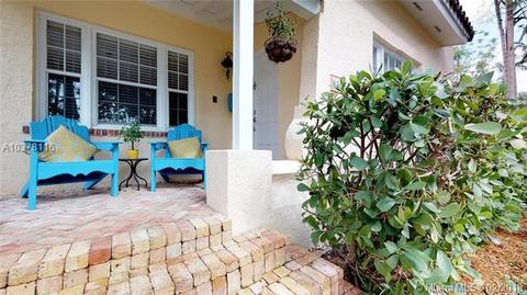 829 Venetia Ave, Coral Gables, FL 33134 photo 4