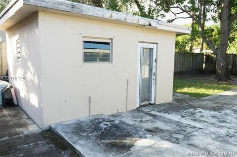 700 E 9 Ln, Hialeah, FL 33010 photo 12