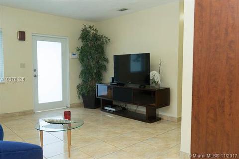 700 E 9 Ln, Hialeah, FL 33010 photo 16
