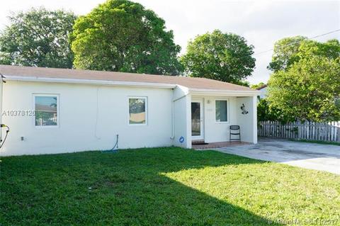 700 E 9 Ln, Hialeah, FL 33010 photo 1