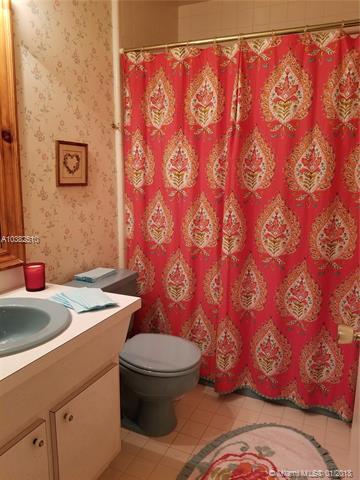 6900 Seagrape Ter, Miami Lakes, FL 33014 photo 12