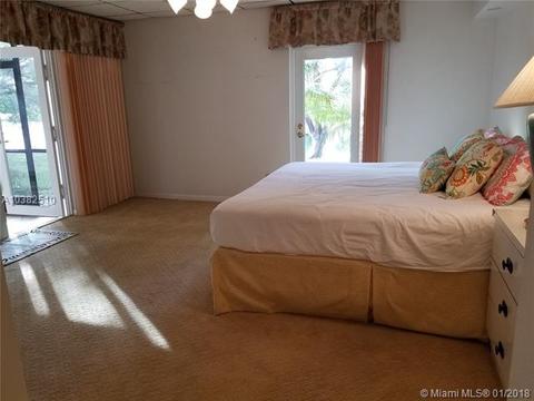 6900 Seagrape Ter, Miami Lakes, FL 33014 photo 9