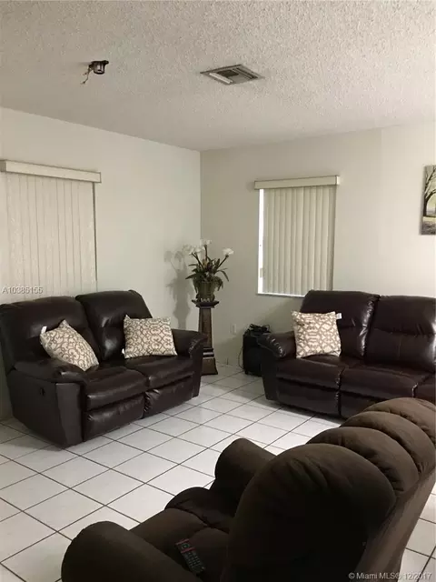 758 E 31 St, Hialeah, FL 33013 photo 5
