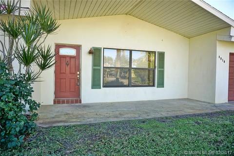4910 SE Pine Ridge Way, Stuart, FL 34997 photo 2