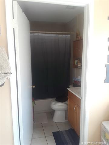 2525 W 64 Pl, Hialeah, FL 33016 photo 14