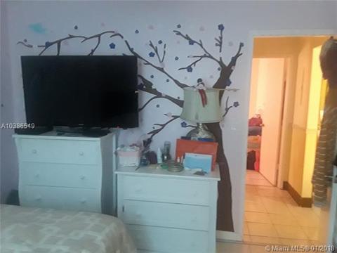 2525 W 64 Pl, Hialeah, FL 33016 photo 9