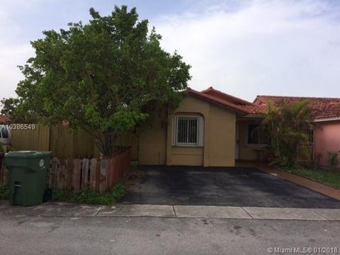 2525 W 64 Pl, Hialeah, FL 33016 photo 2