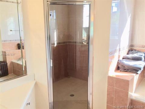 16203 NW 84th Pl, Miami Lakes, FL 33016 photo 12