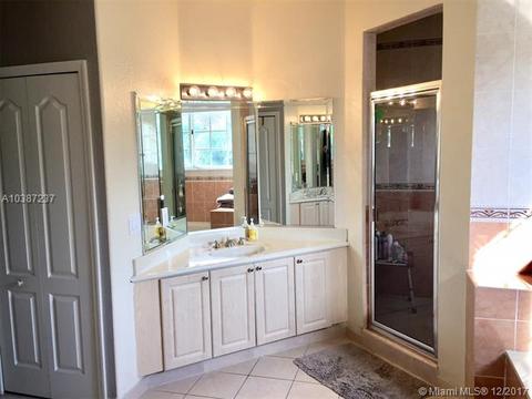 16203 NW 84th Pl, Miami Lakes, FL 33016 photo 13
