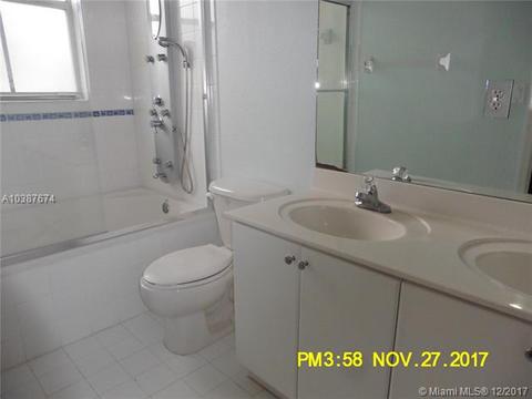 7640 NW 114th Path, Doral, FL 33178 photo 11